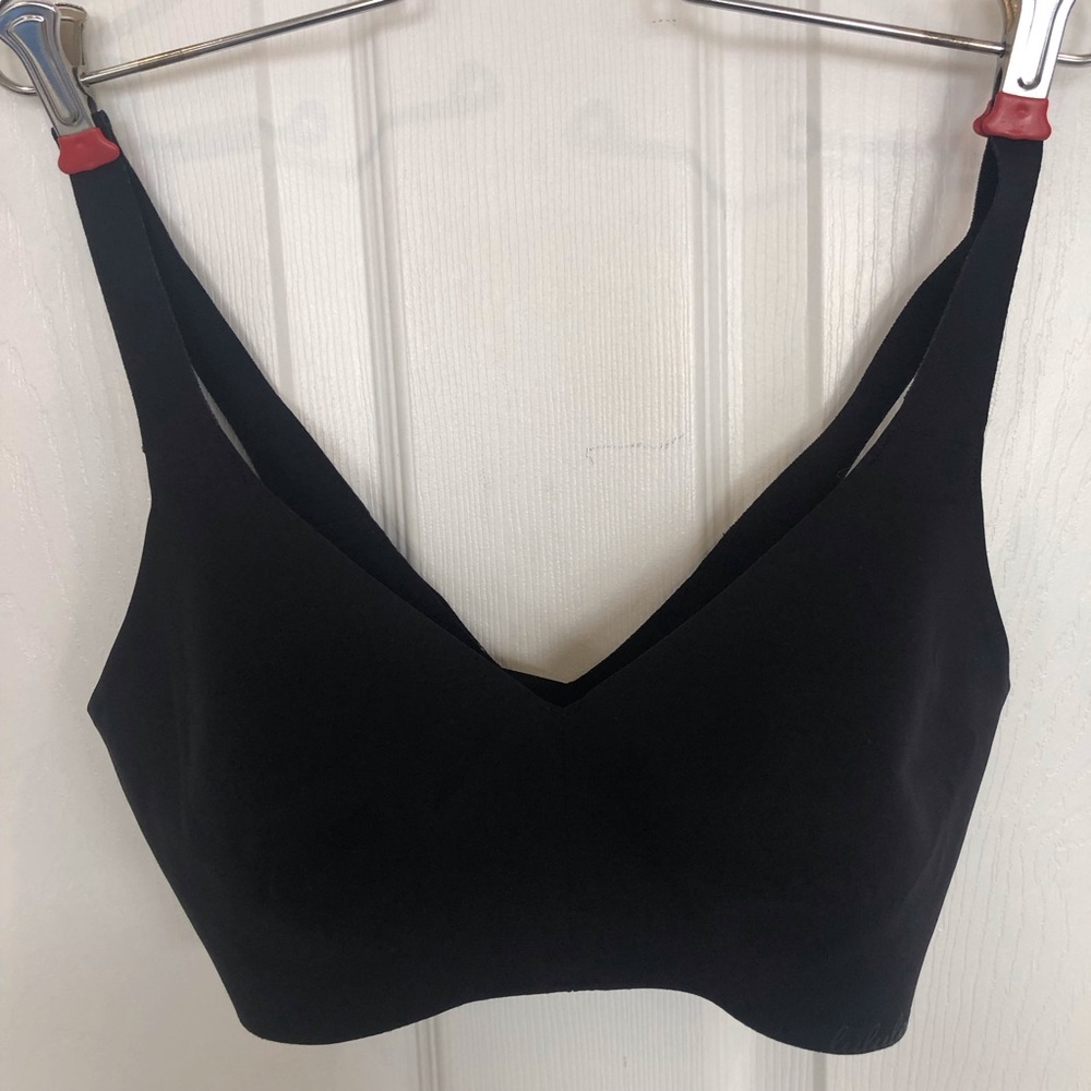 Lululemon Hold True bra black adjustable straps 32D